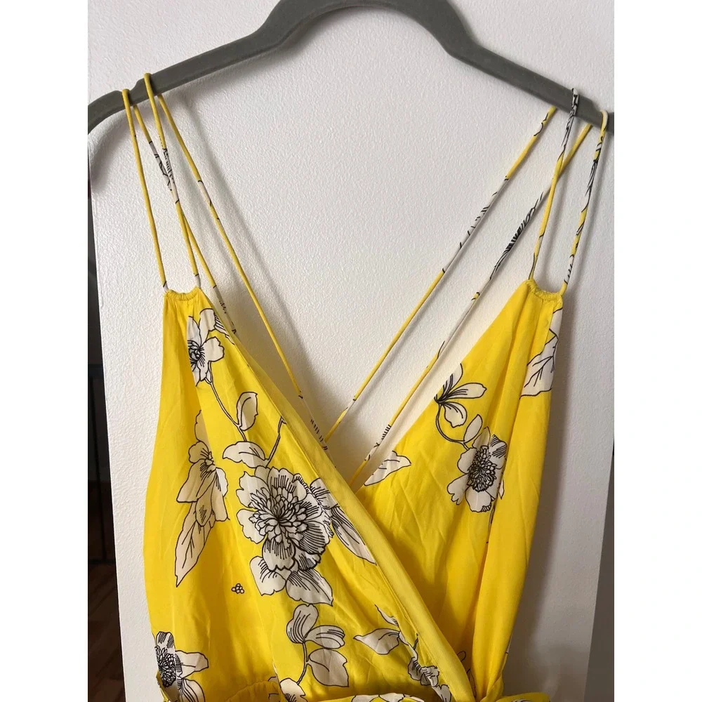 Alice + Olivia Yellow Floral Wrap Mini Dress Strappy V-Neck Size 8 Cocktail - Picture 4 of 8